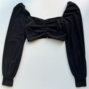 BLACK PUFFY LONG SLEEVE CROP TOP [F21]